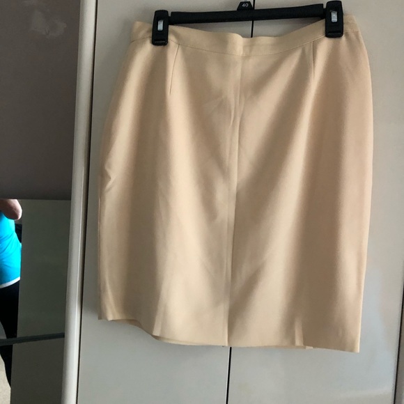 Suit - Picture 3 of 4